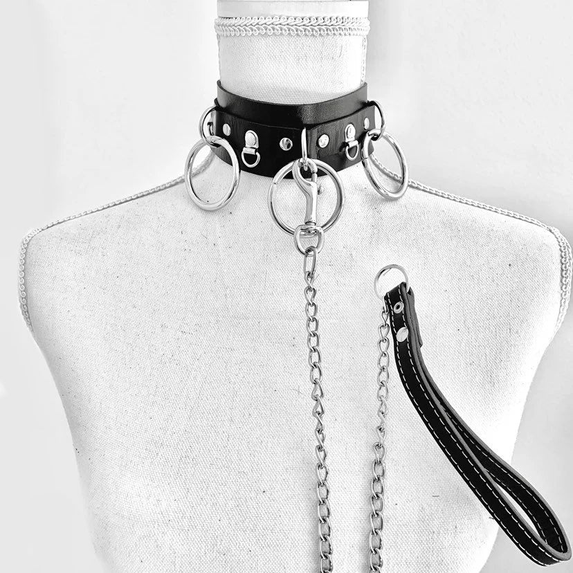 Triple o ring collar with leash
