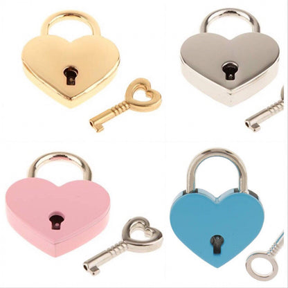 Locking pendant chain necklace
