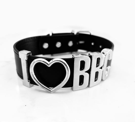 Custom heart choker collar